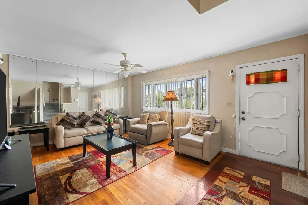 46 Ford Drive W Massapequa NY 11758
