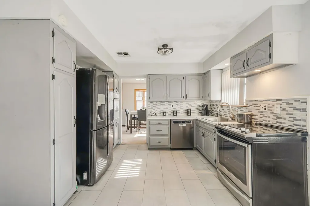 156 Lenox Road West Babylon NY 11704