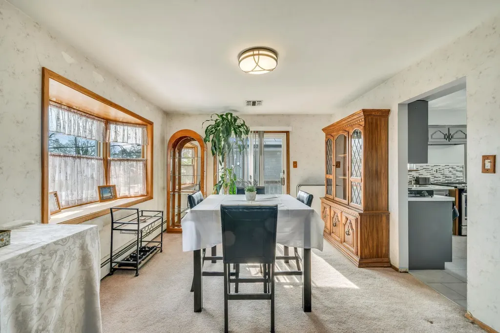 156 Lenox Road West Babylon NY 11704