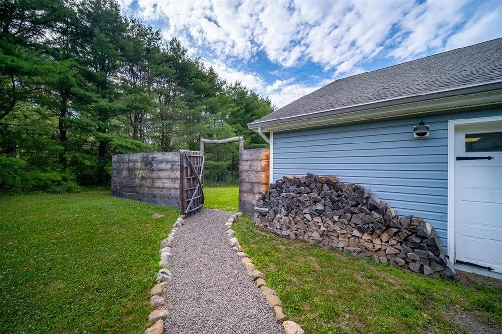 2946 Lucas Turnpike Accord NY 12404