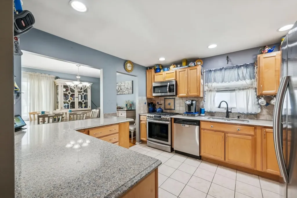 760 Silver Lake Place Baldwin NY 11510