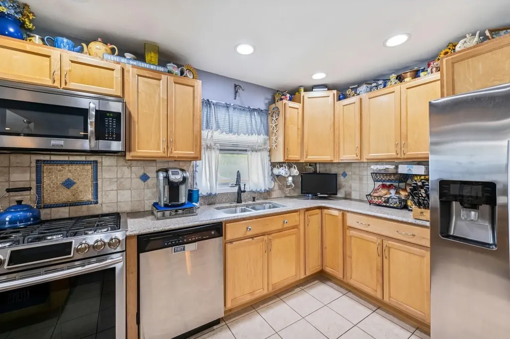 760 Silver Lake Place Baldwin NY 11510