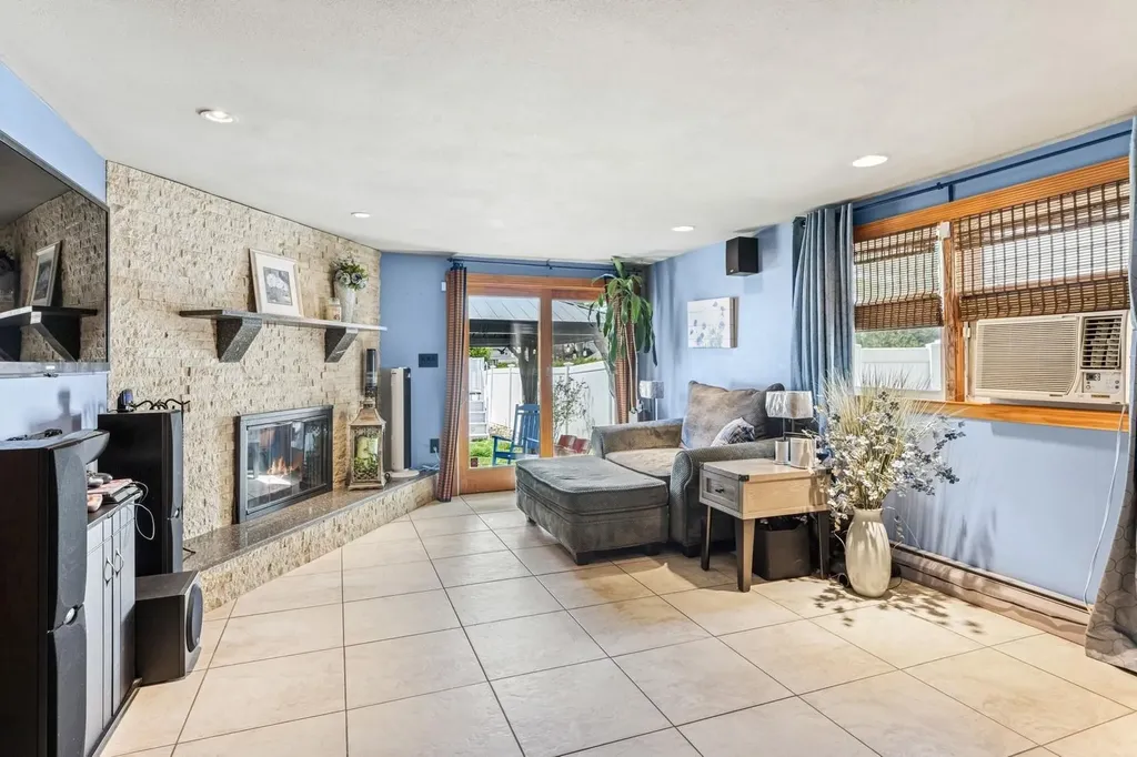 760 Silver Lake Place Baldwin NY 11510