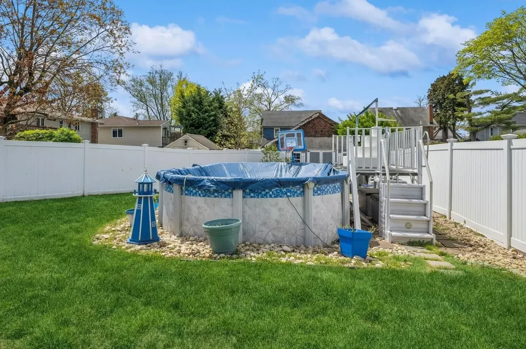 760 Silver Lake Place Baldwin NY 11510