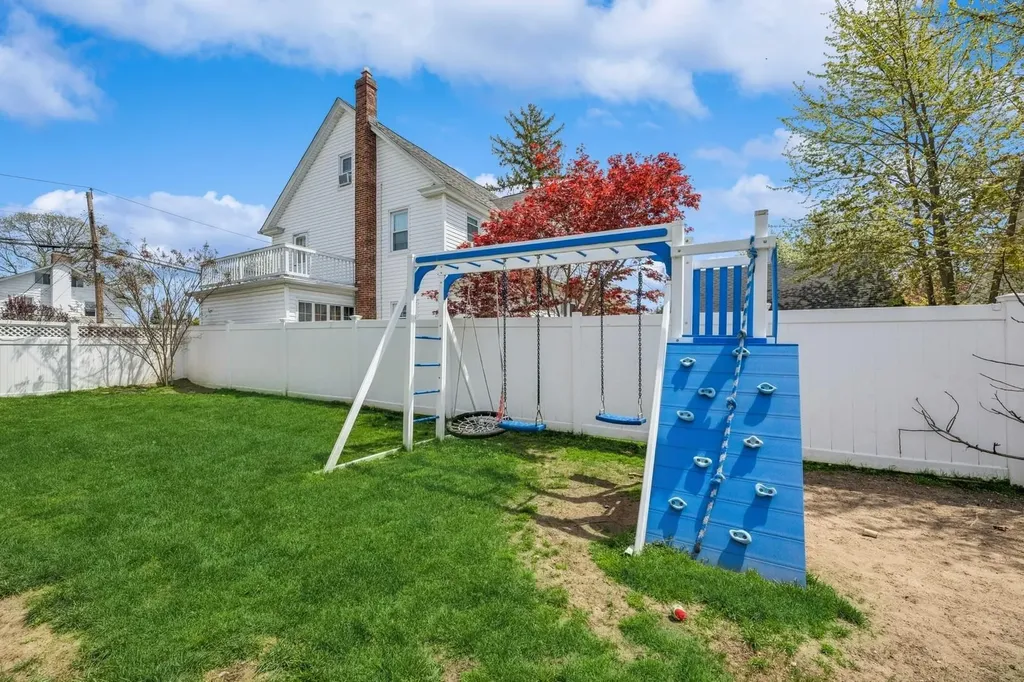760 Silver Lake Place Baldwin NY 11510