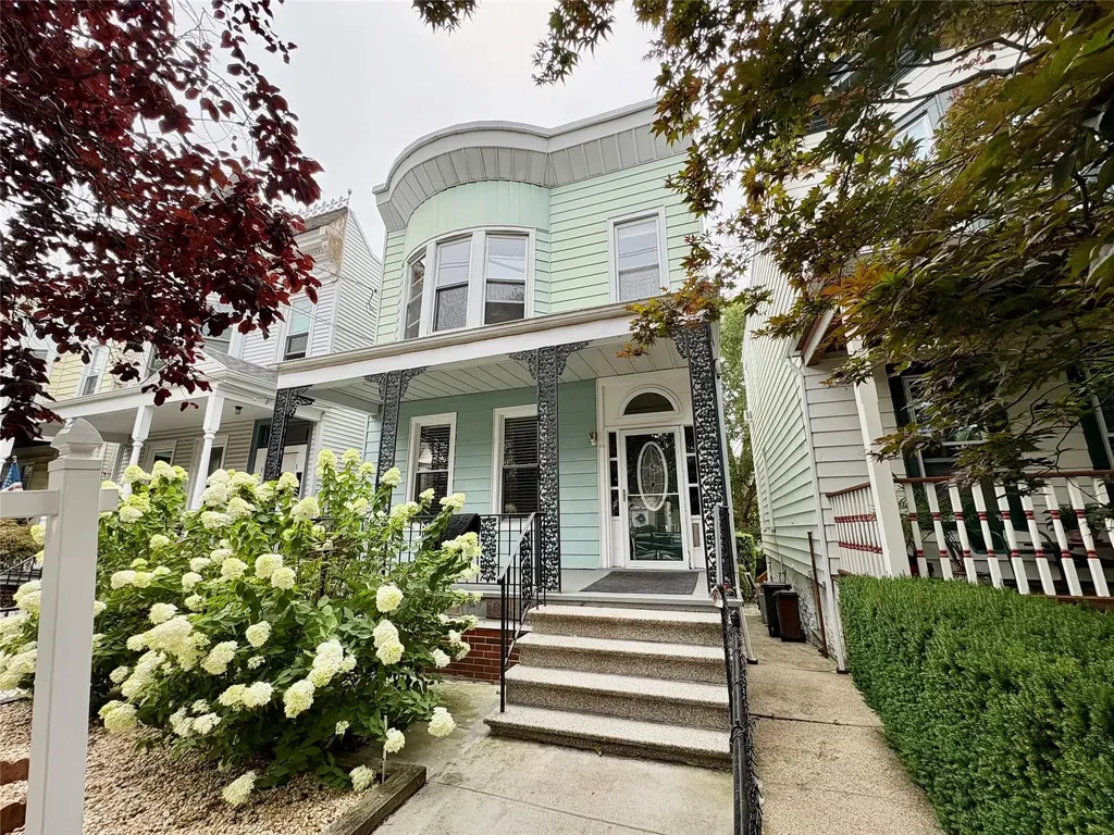 324 E 239th Street Bronx NY 10470