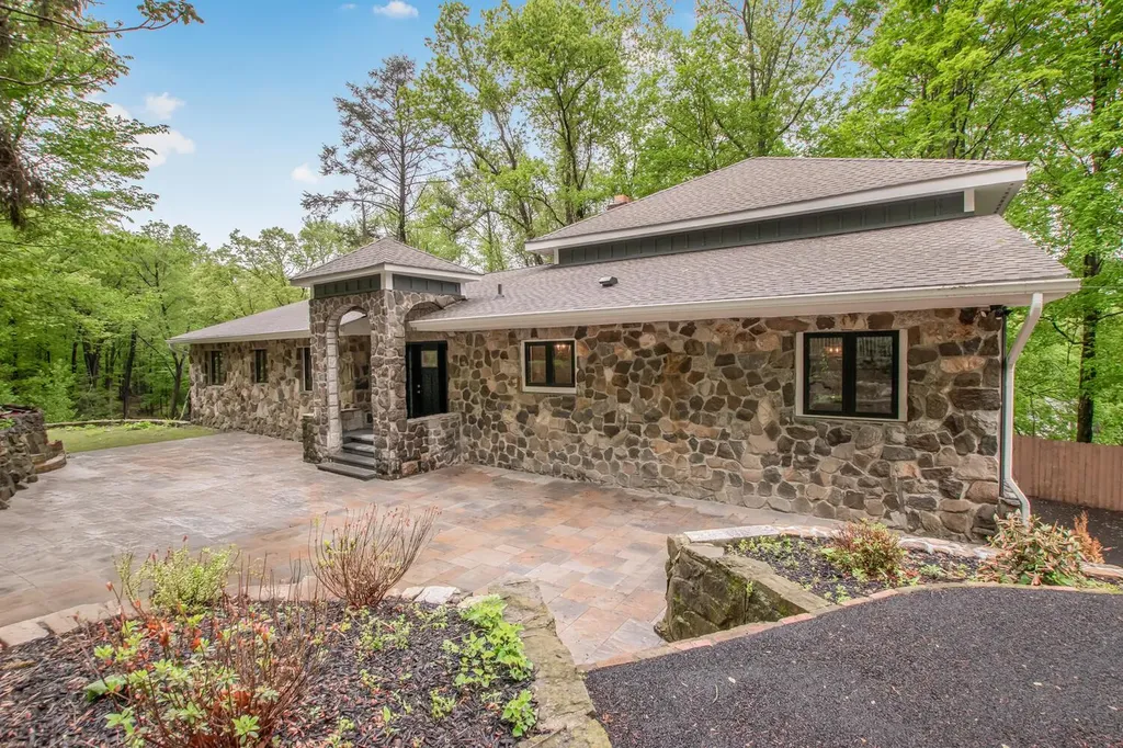 38 Mountain Side Trail Cortlandt Manor NY 10567