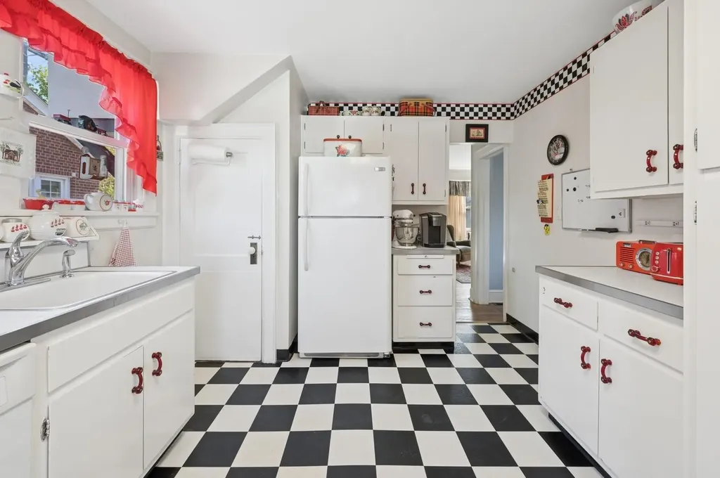 219 Third Avenue Pelham NY 10803