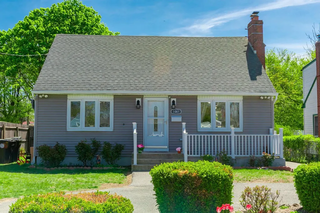 1069 Brookdale Avenue Bay Shore NY 11706