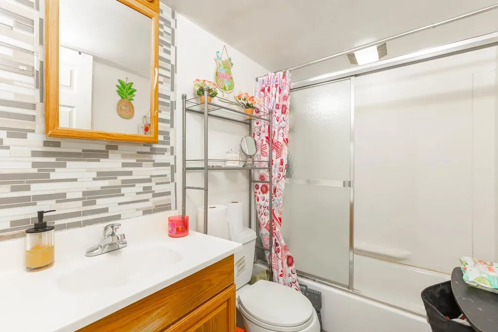 1069 Brookdale Avenue Bay Shore NY 11706
