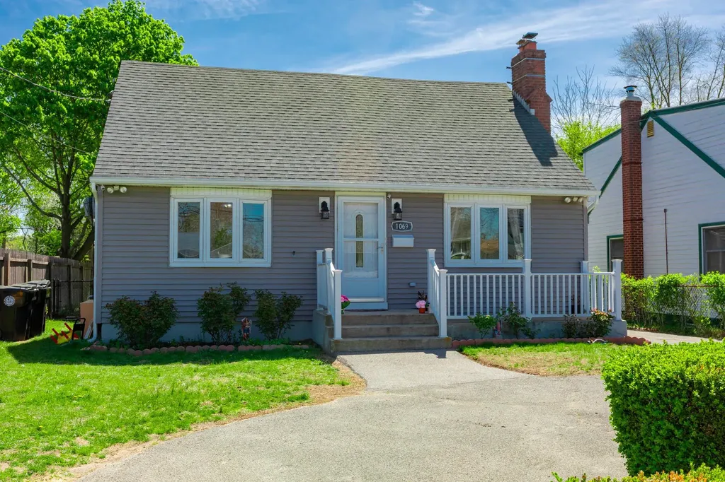 1069 Brookdale Avenue Bay Shore NY 11706