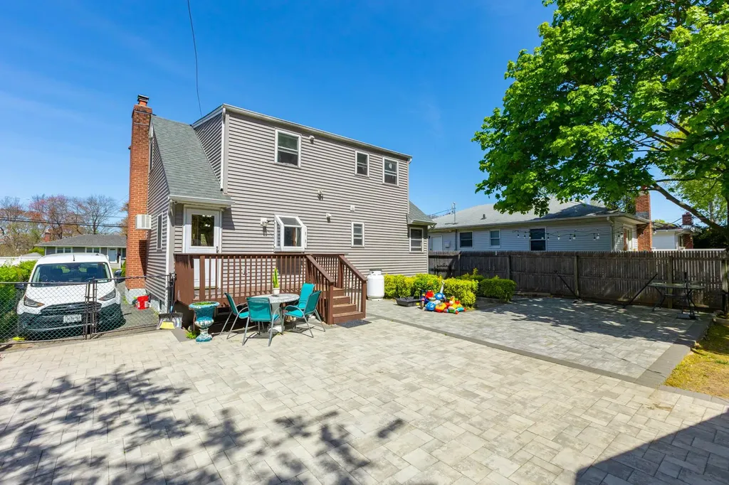 1069 Brookdale Avenue Bay Shore NY 11706