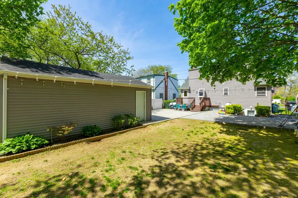 1069 Brookdale Avenue Bay Shore NY 11706