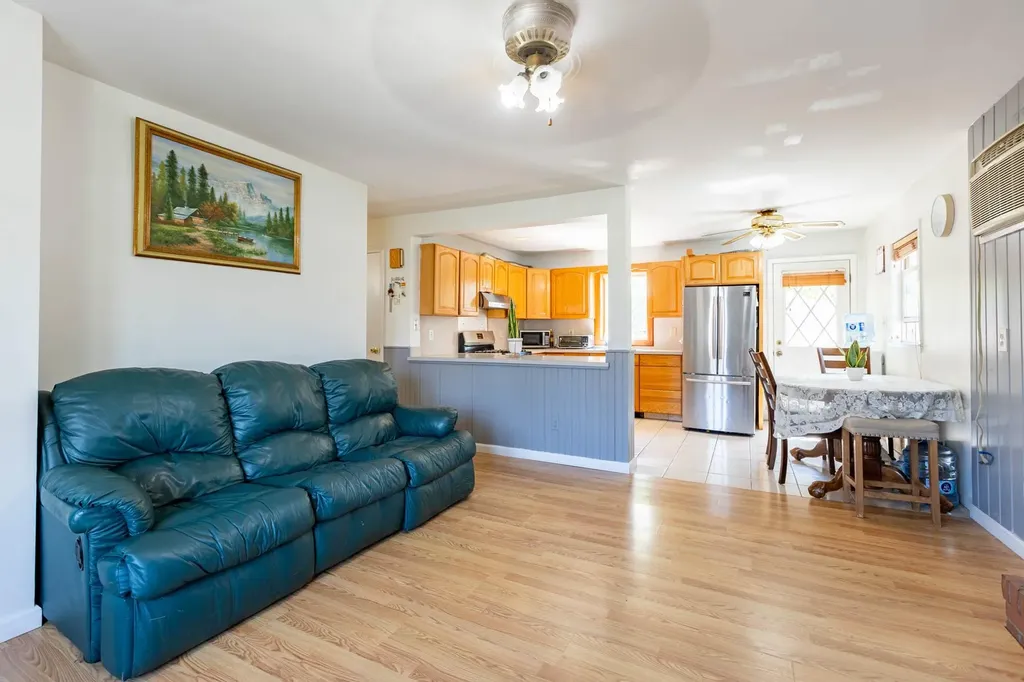 1069 Brookdale Avenue Bay Shore NY 11706