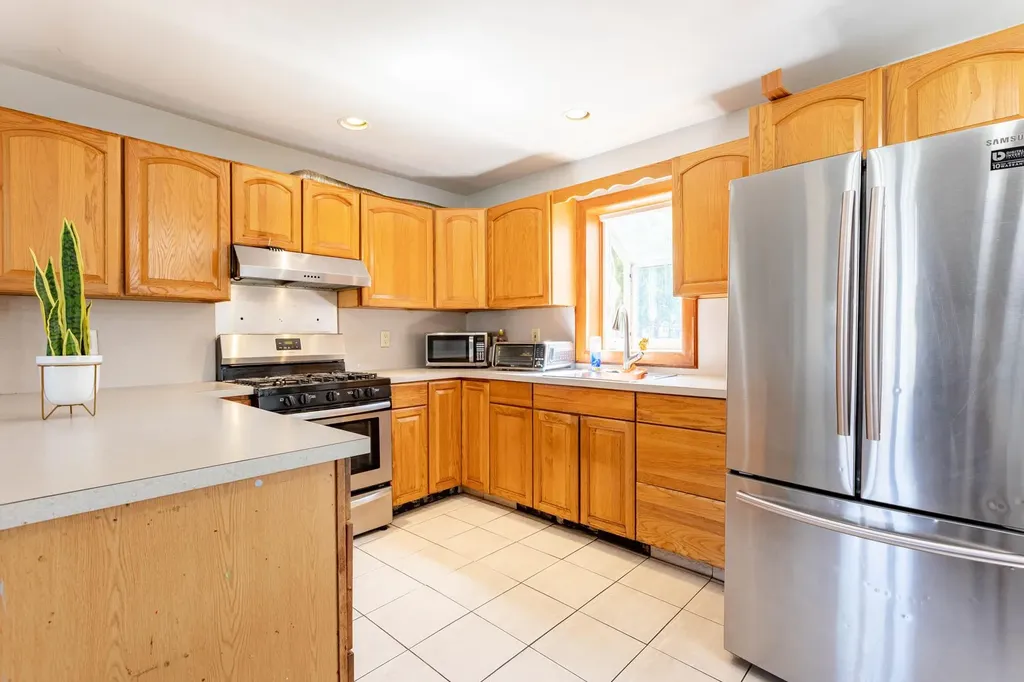 1069 Brookdale Avenue Bay Shore NY 11706
