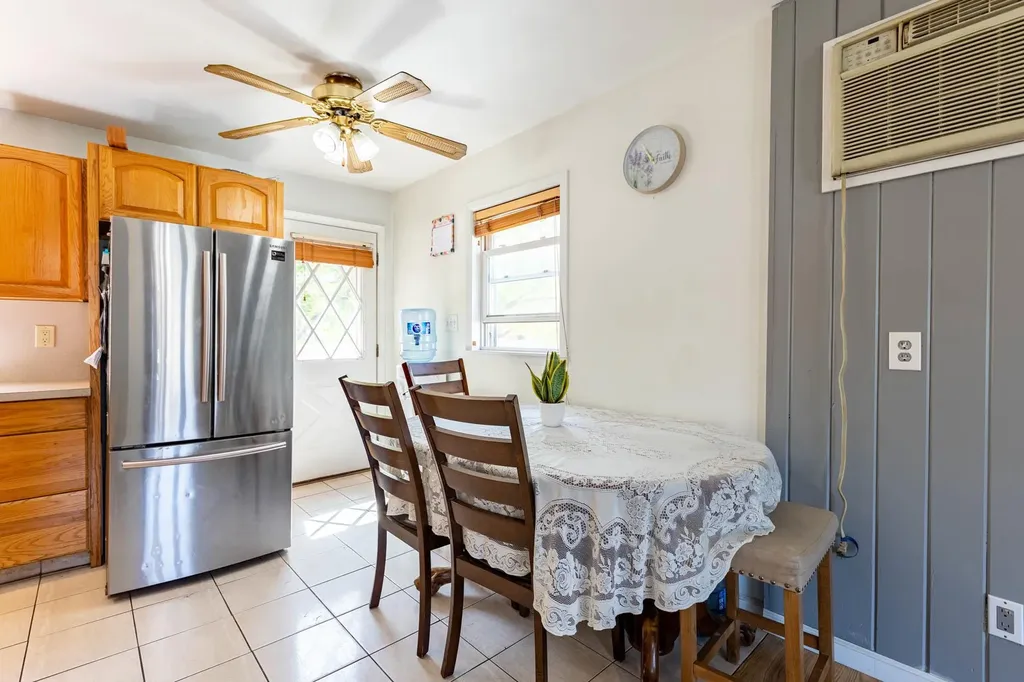 1069 Brookdale Avenue Bay Shore NY 11706