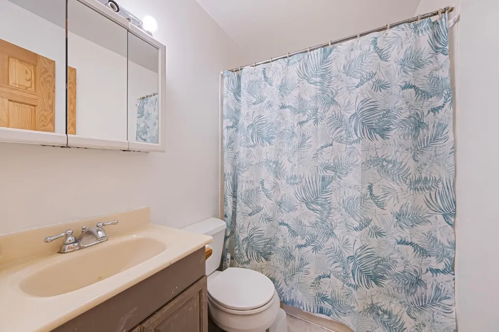 15 Riverview Court Patchogue NY 11772