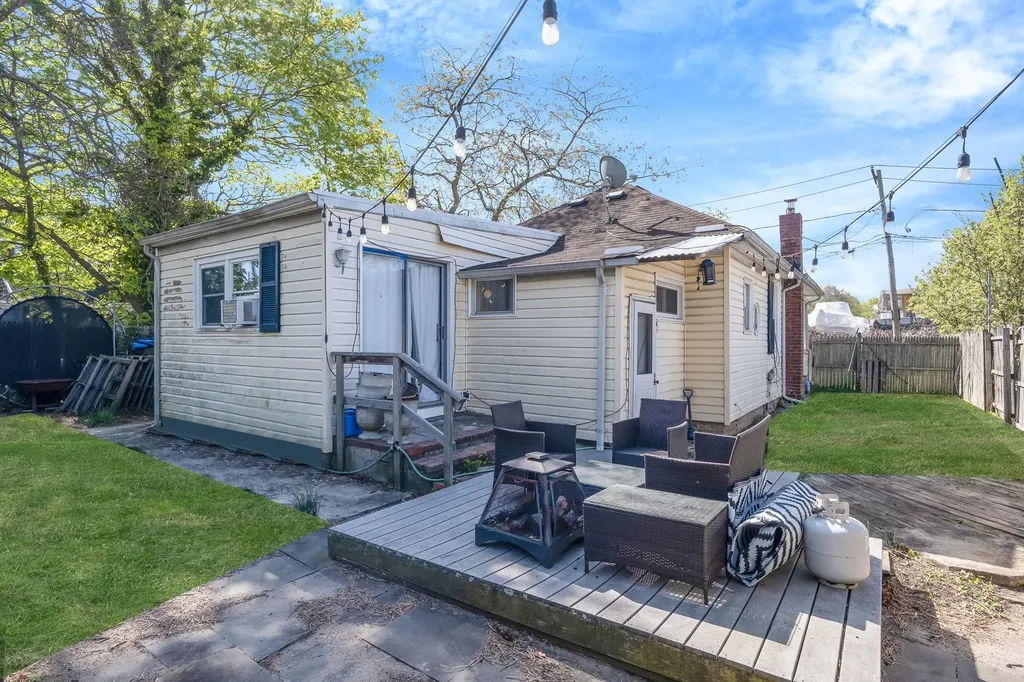 15 Riverview Court Patchogue NY 11772
