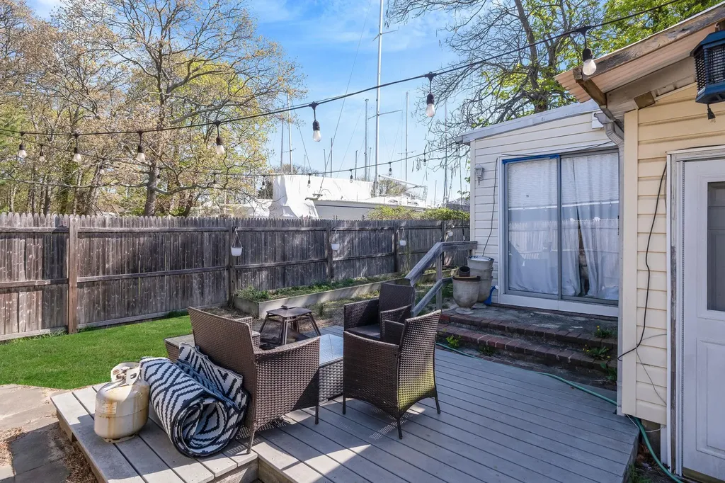 15 Riverview Court Patchogue NY 11772