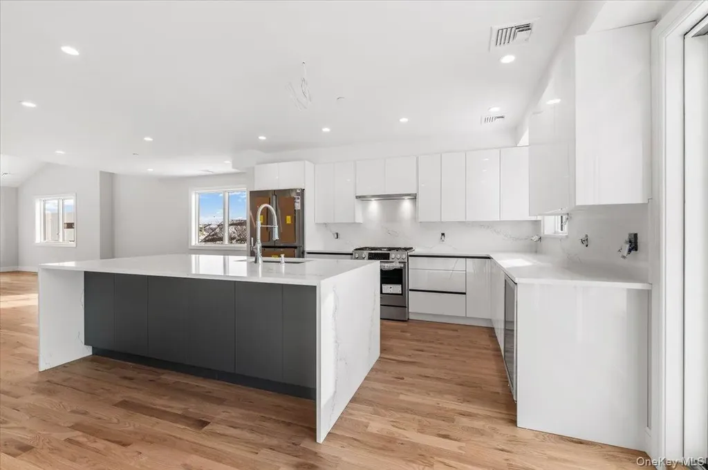 56 Oregon Street Long Beach NY 11561