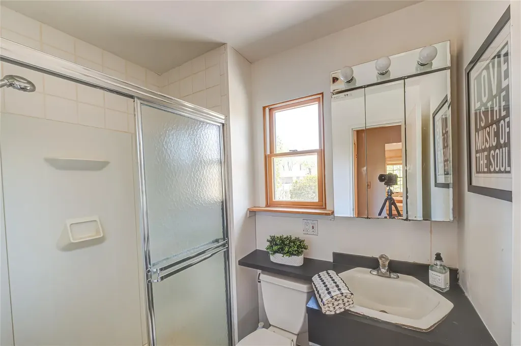 23 Algonquin Lane Commack NY 11725