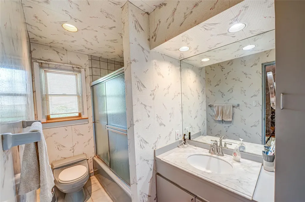 23 Algonquin Lane Commack NY 11725