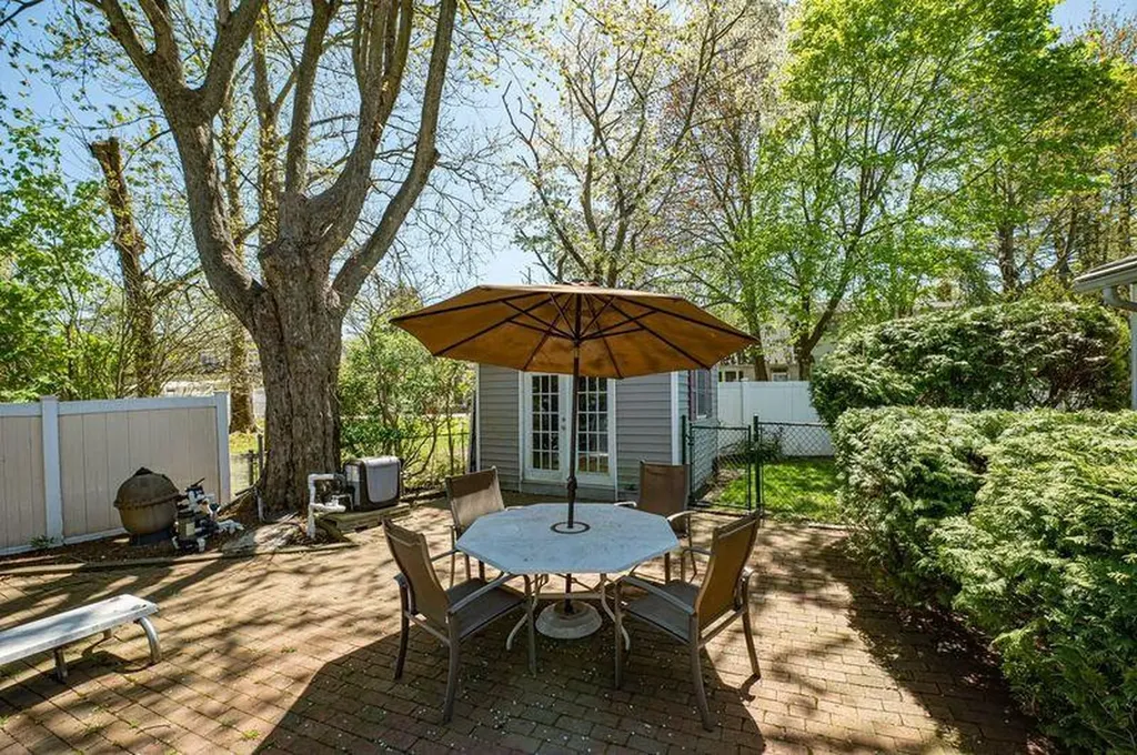 23 Algonquin Lane Commack NY 11725