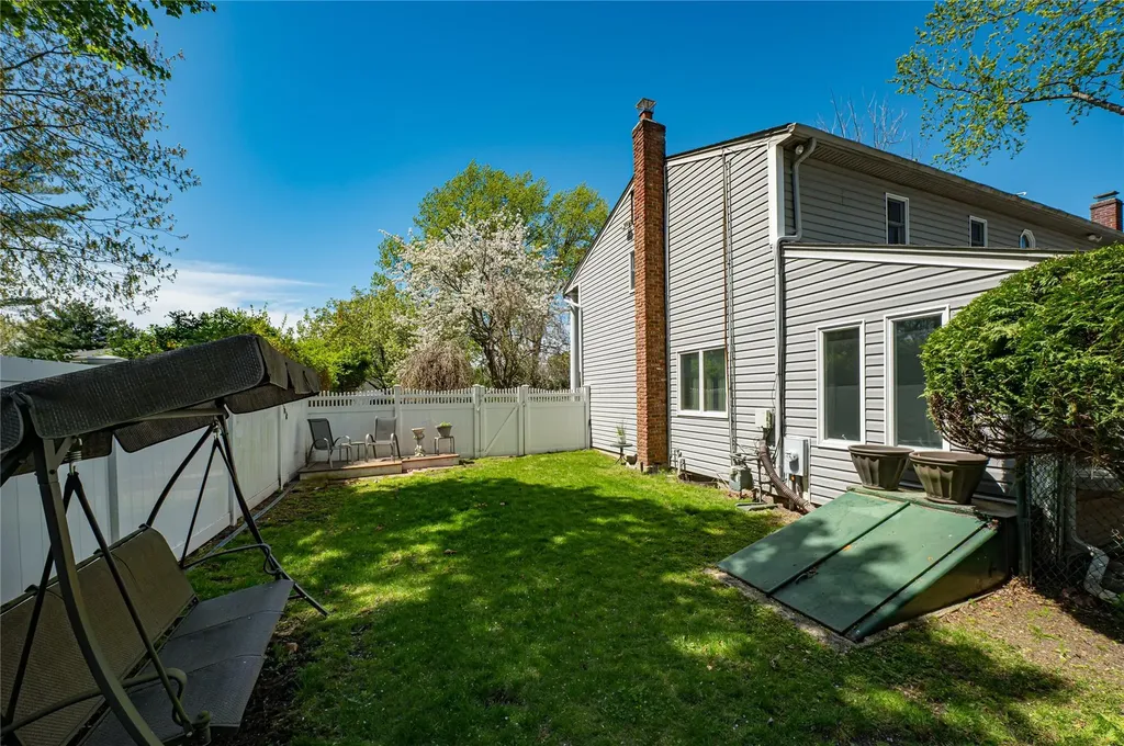 23 Algonquin Lane Commack NY 11725