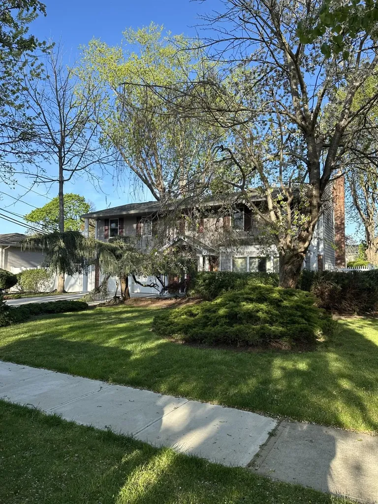 23 Algonquin Lane Commack NY 11725