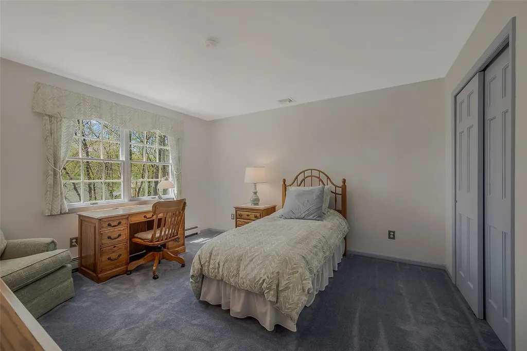 19 Emerald Lane Wading River NY 11792