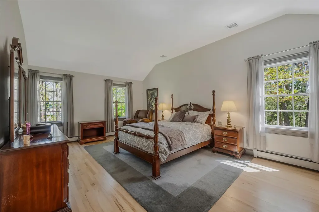 19 Emerald Lane Wading River NY 11792