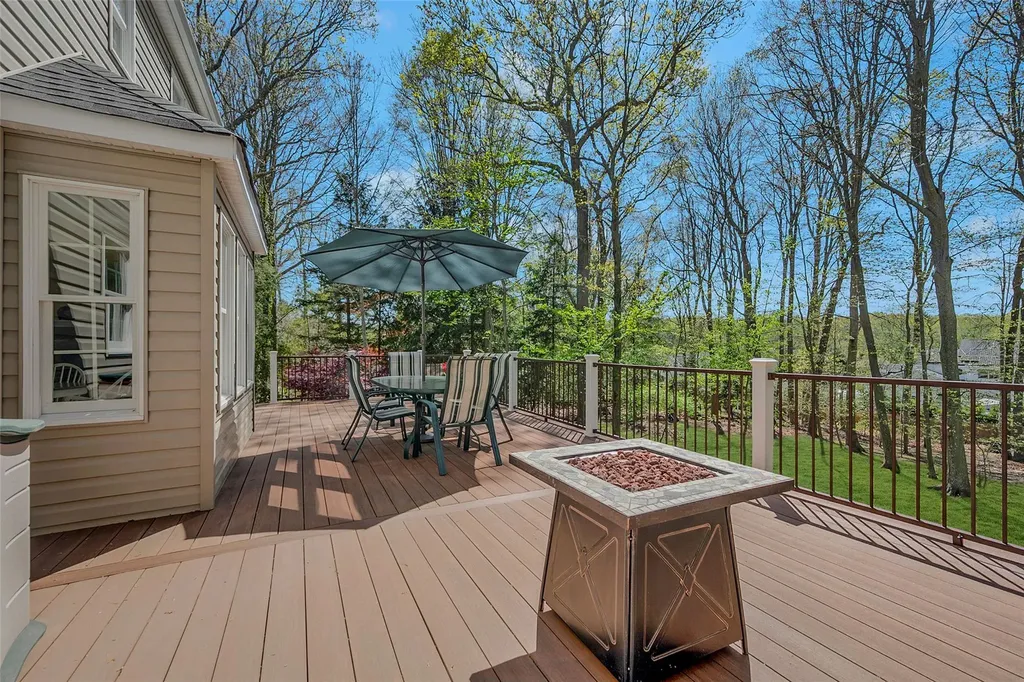19 Emerald Lane Wading River NY 11792