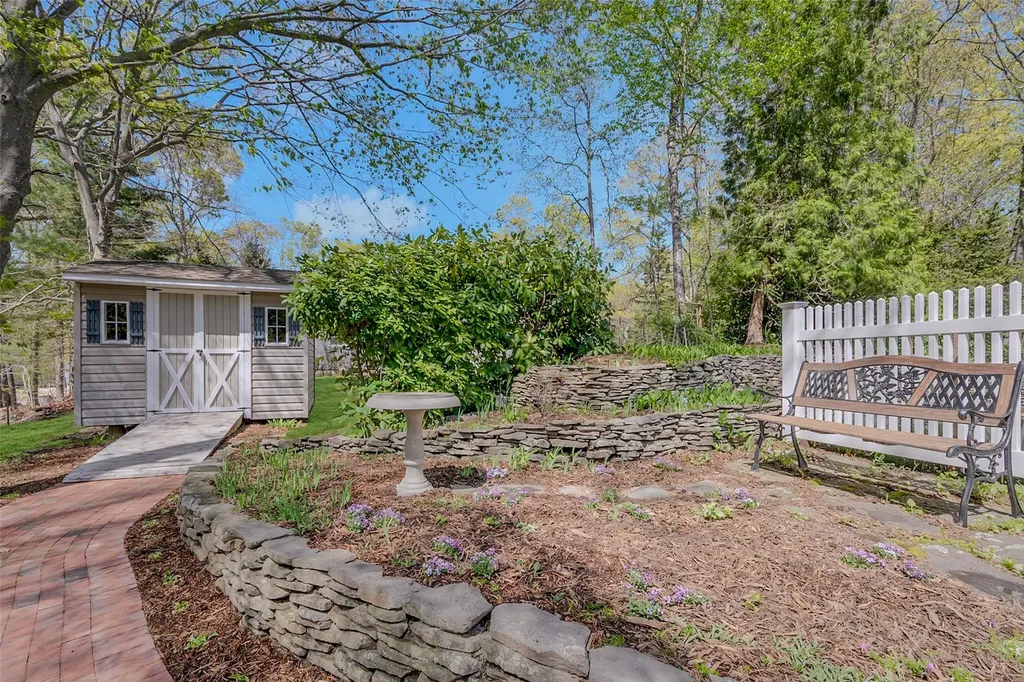 19 Emerald Lane Wading River NY 11792