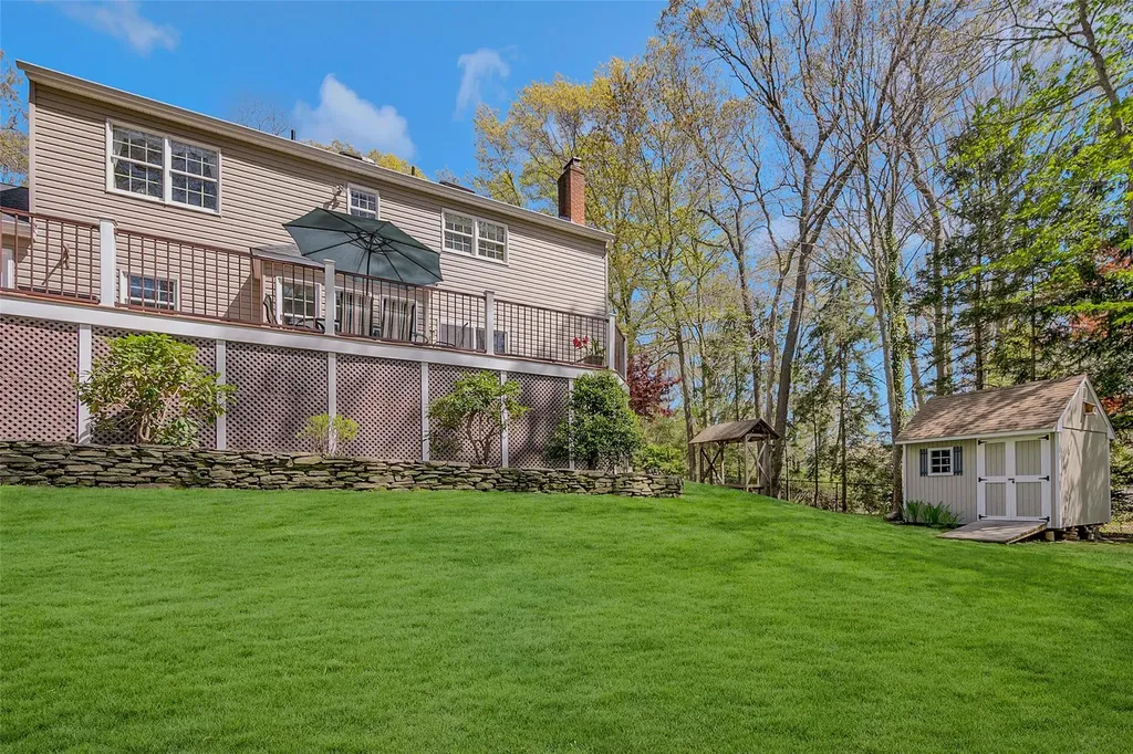 19 Emerald Lane Wading River NY 11792