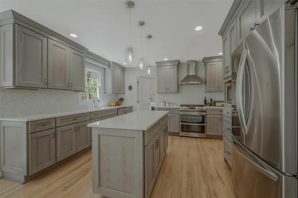 19 Emerald Lane Wading River NY 11792