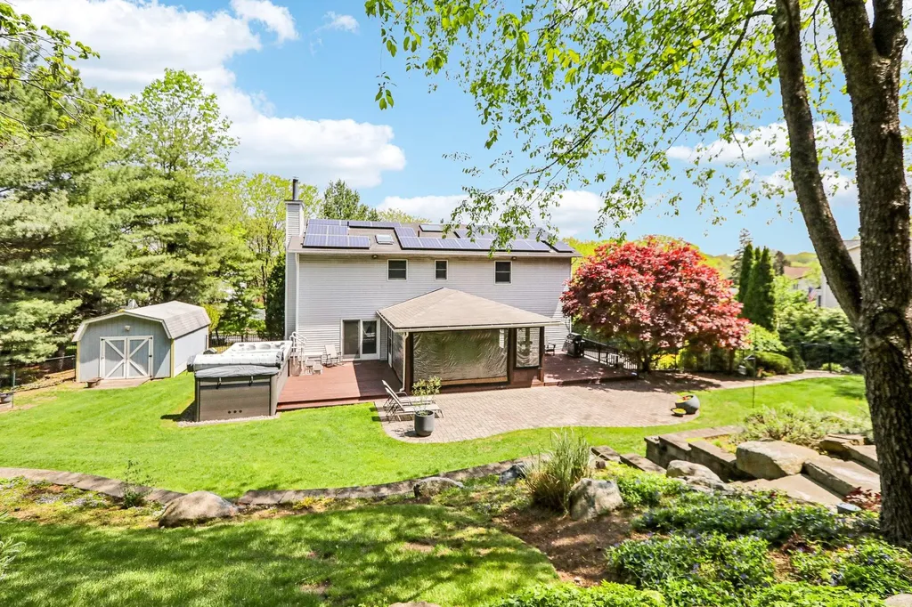 9 Carriage Lane Nanuet NY 10954