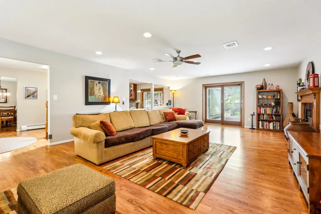 9 Carriage Lane Nanuet NY 10954