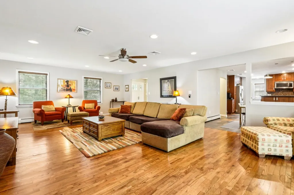 9 Carriage Lane Nanuet NY 10954
