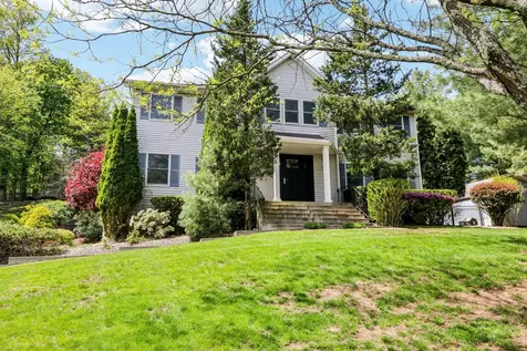 9 Carriage Lane Nanuet NY 10954