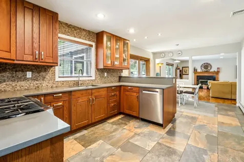 9 Carriage Lane Nanuet NY 10954