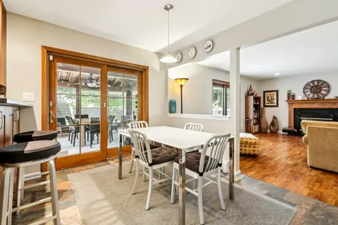 9 Carriage Lane Nanuet NY 10954
