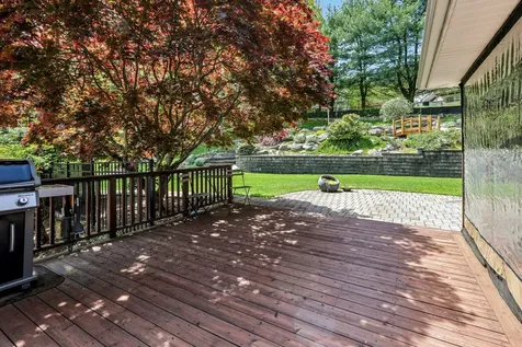 9 Carriage Lane Nanuet NY 10954