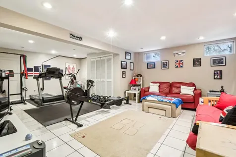 9 Carriage Lane Nanuet NY 10954