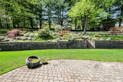 9 Carriage Lane Nanuet NY 10954