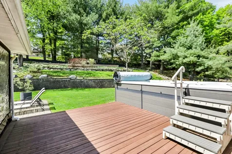 9 Carriage Lane Nanuet NY 10954