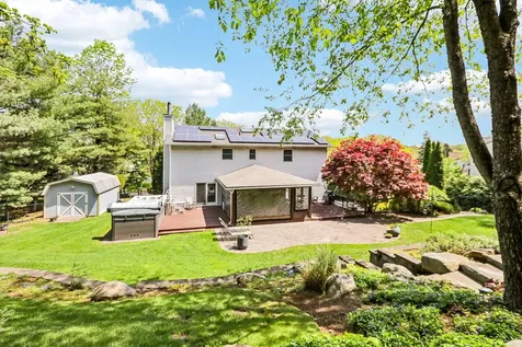 9 Carriage Lane Nanuet NY 10954