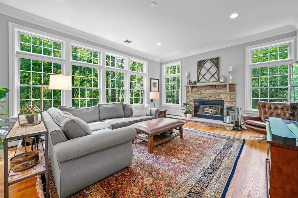 30 Warwick Lake Parkway Warwick NY 10990