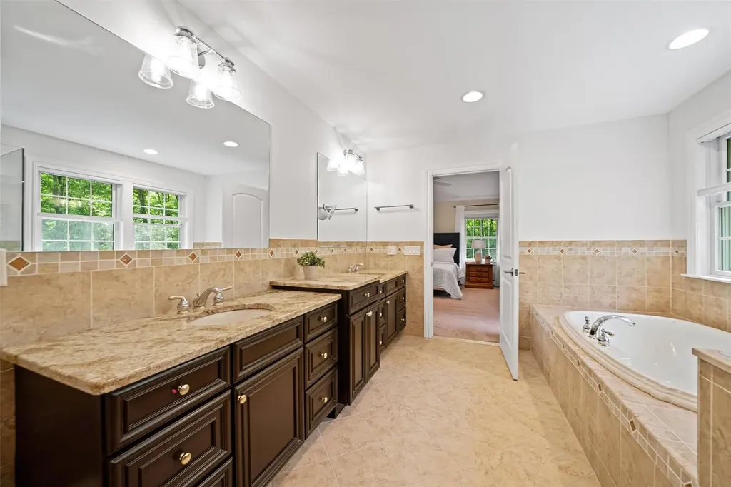 30 Warwick Lake Parkway Warwick NY 10990