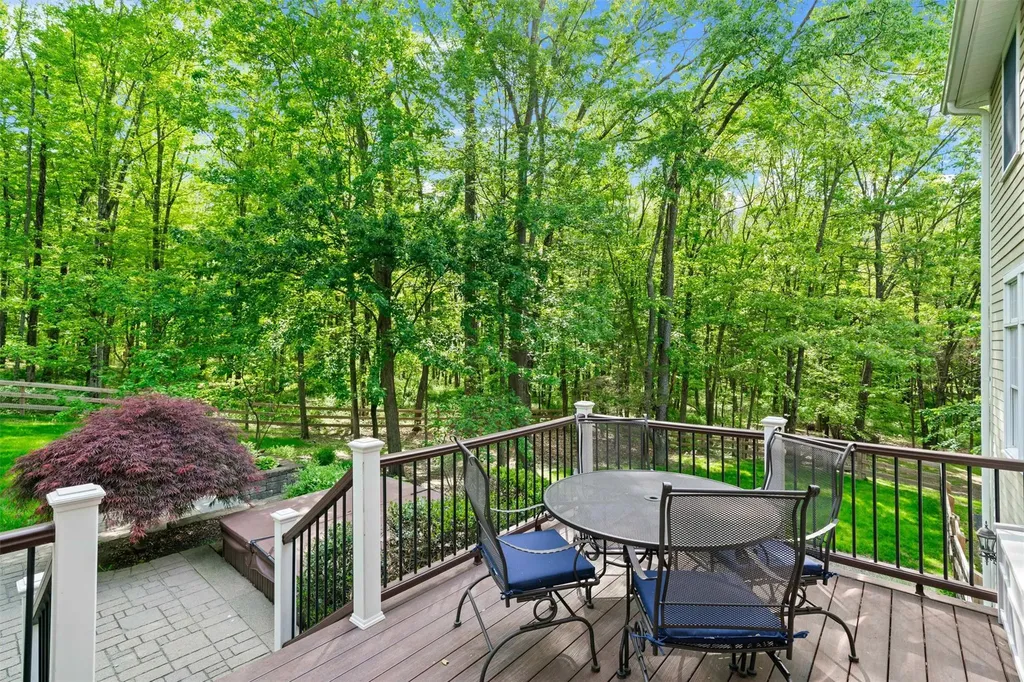 30 Warwick Lake Parkway Warwick NY 10990