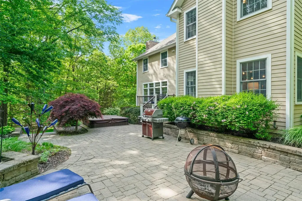 30 Warwick Lake Parkway Warwick NY 10990